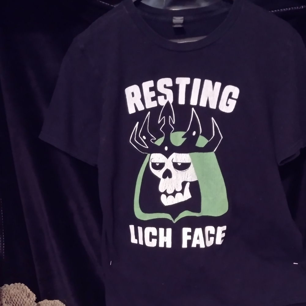 Anvil size S Resting Lich Face black graphic tee